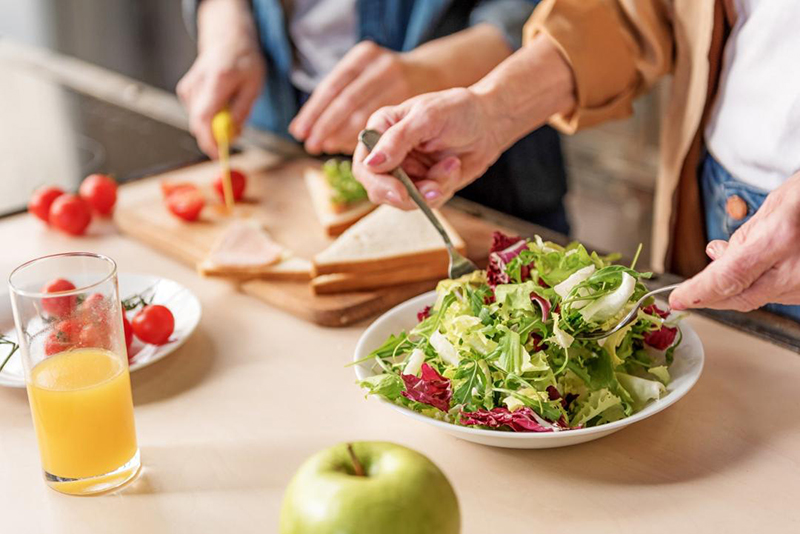 Duy trì nội tiết tố thông qua chế độ dinh dưỡng lành mạnh 